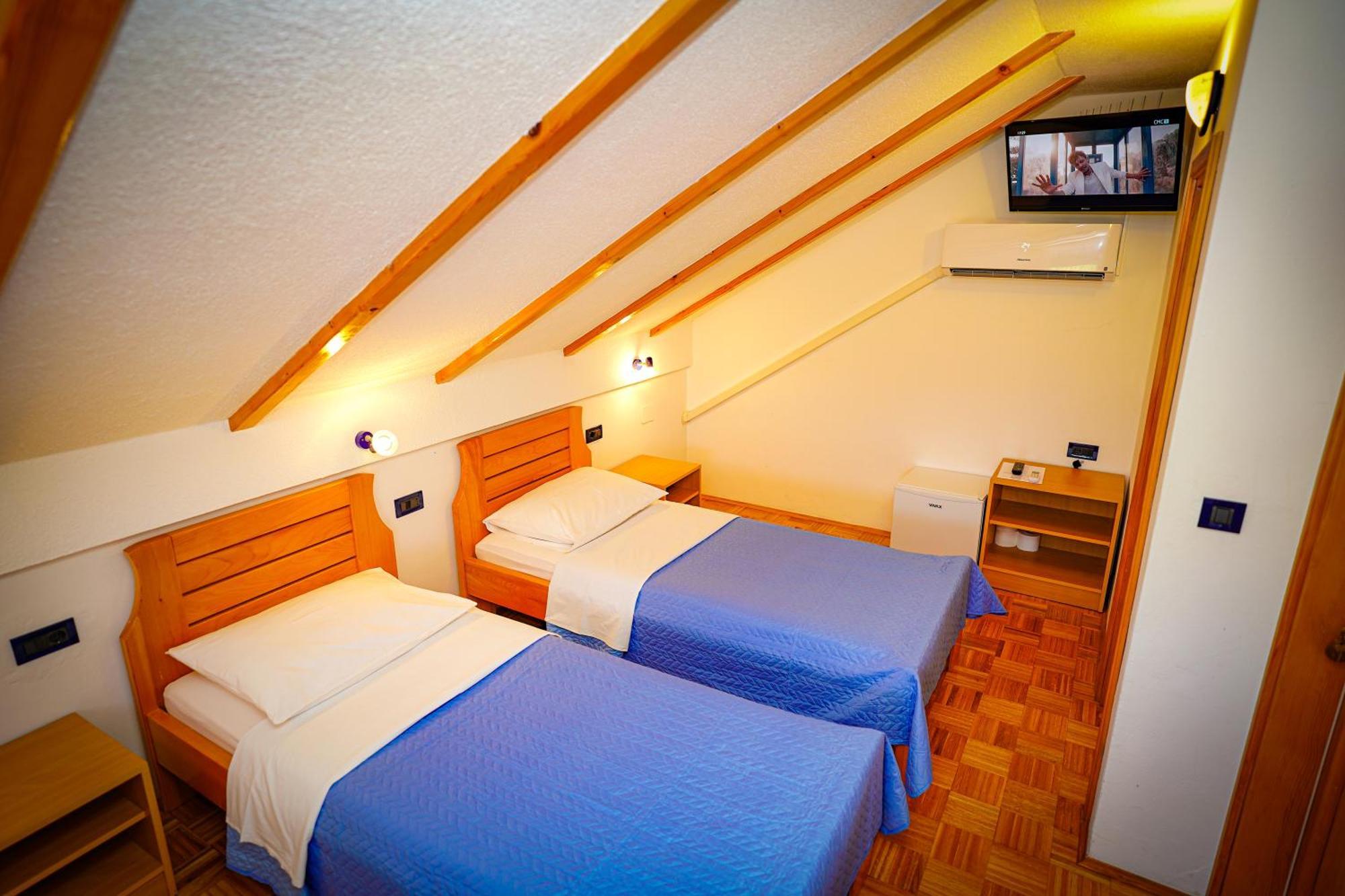 Apartman Miramare Otočac Exterior foto